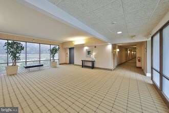 3750-78 MAIN St-Unit -608 in Philadelphia, PA - Building Photo - Building Photo