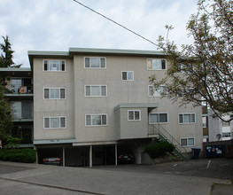 7300 Winona Ave N in Seattle, WA - Foto de edificio - Building Photo