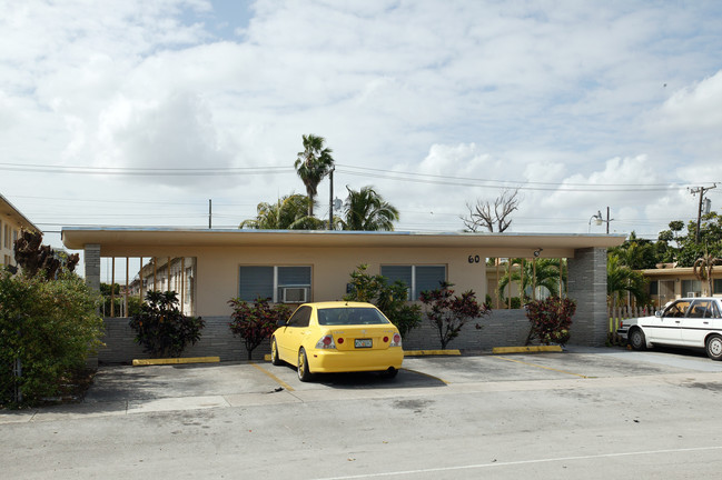 60-74 W 11th St in Hialeah, FL - Building Photo - Building Photo