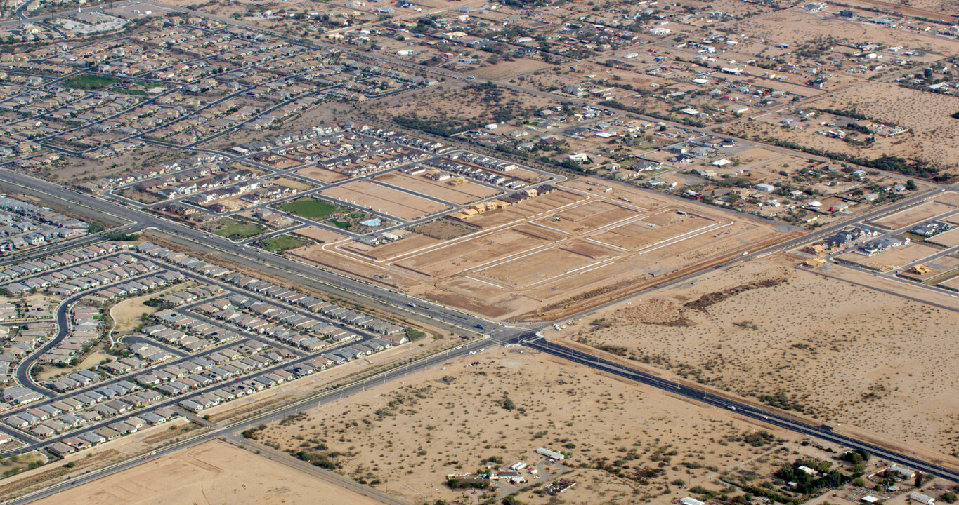 La Mira Expedition Collection in Mesa, AZ - Building Photo