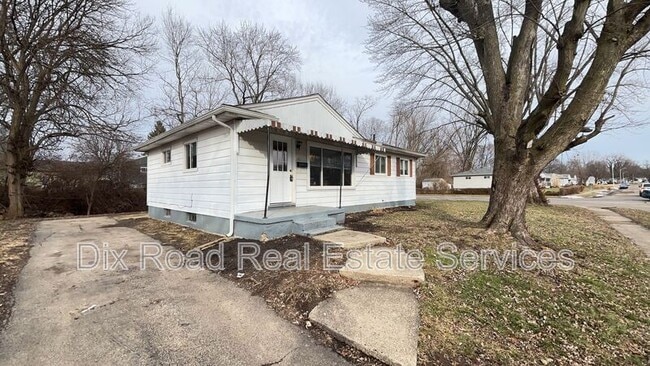 property at 5441 Bayside Dr