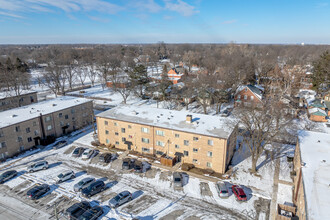 Central Drive Condominiums in Flossmoor, IL - Building Photo - Building Photo