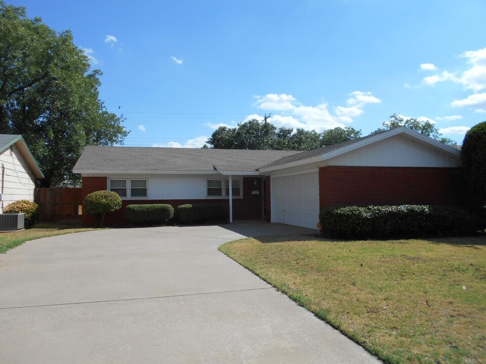 4701 46th Street in Lubbock, TX - Foto de edificio