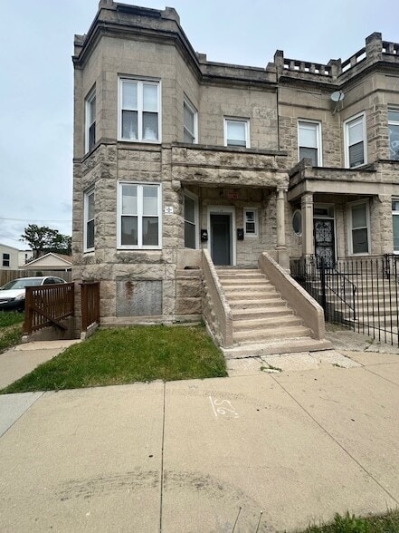 property at 4240 W Gladys Ave