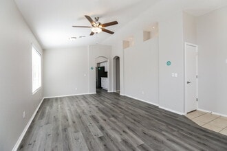 3724 W Pleasant Ln in Phoenix, AZ - Foto de edificio - Building Photo