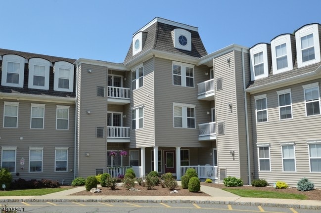Kings View Apartments in Netcong, NJ - Building Photo - Building Photo
