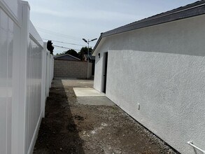 16018 Nordhoff St, Unit 16018 1/2 in North Hills, CA - Building Photo - Building Photo