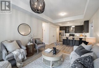 660 Gordon St in Whitby, ON - Building Photo - Building Photo