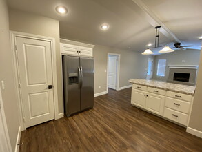 3235 64th St in Lubbock, TX - Foto de edificio - Building Photo