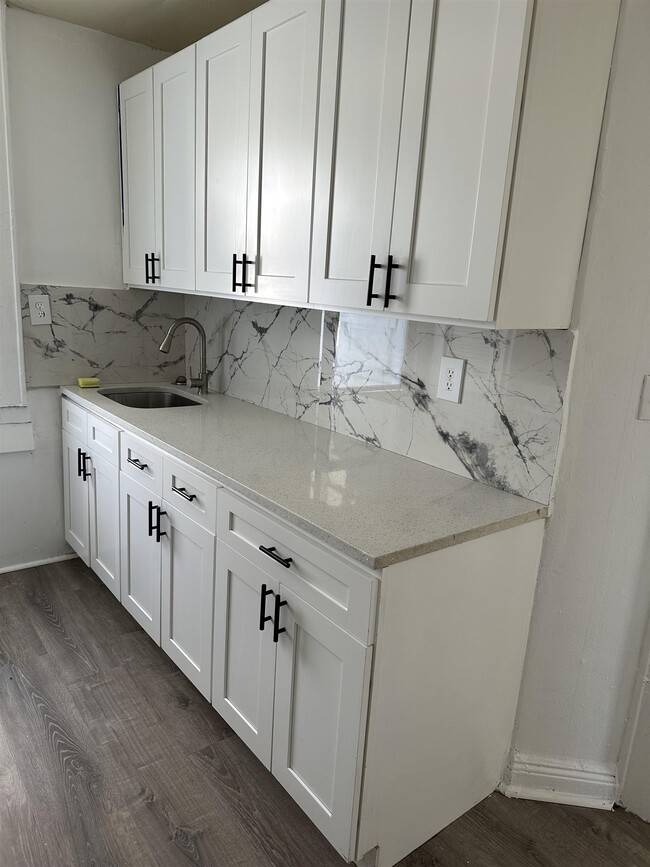 1104 Summit Ave in Union City, NJ - Building Photo - Building Photo