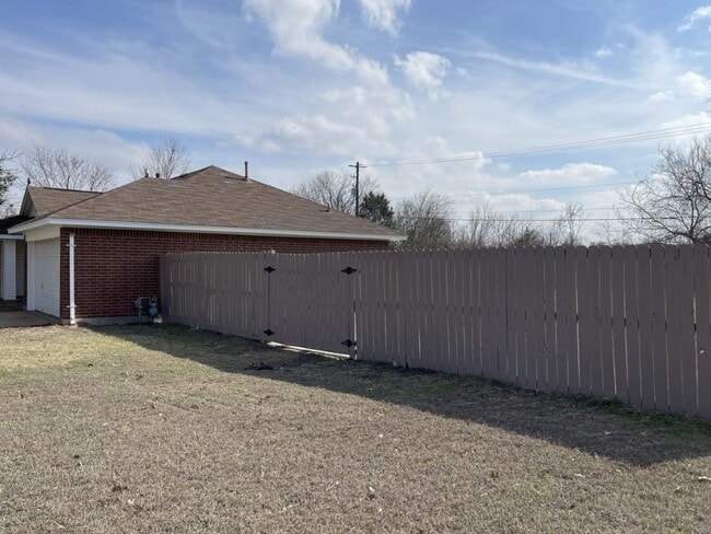 property at 1505 St Croix Ln