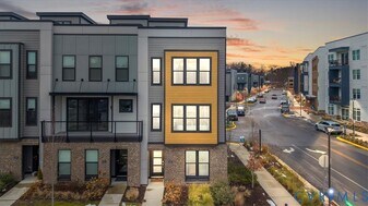 4300 Dominion Frst Cir in Glen Allen, VA - Building Photo