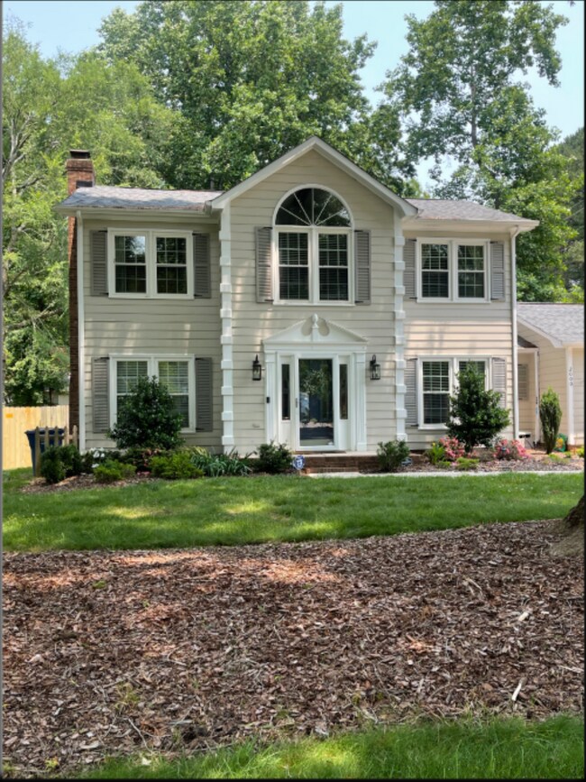 property at 2000 Mill House Ln