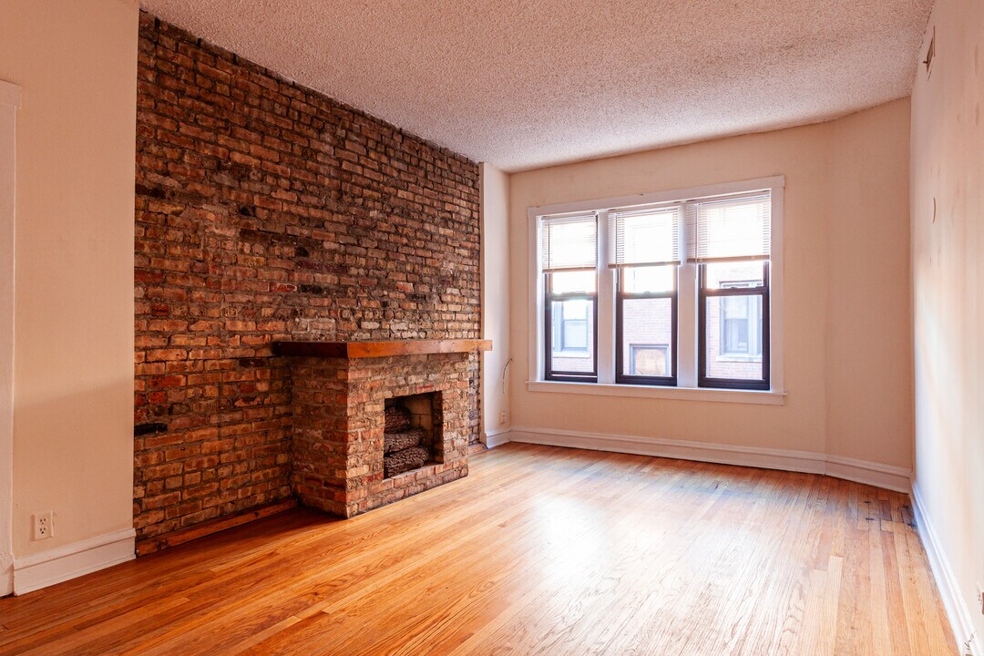 3525 N Racine Ave, Unit W1 in Chicago, IL - Building Photo