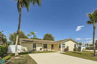 22707 Tradewind Rd in Boca Raton, FL - Foto de edificio - Building Photo