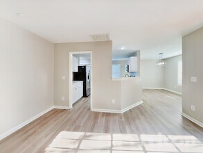 3929 Grandover Dr in Raleigh, NC - Foto de edificio - Building Photo