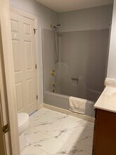 Room in Apartment on Knollwood Dr in Sanford, NC - Building Photo - Building Photo