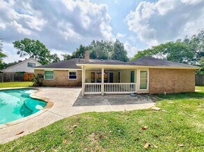15810 Stanhope Ct in Houston, TX - Building Photo - Building Photo