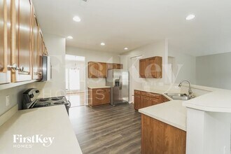 11831 Guildhall Ln in Charlotte, NC - Foto de edificio - Building Photo