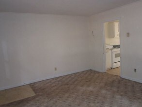 503 Elm St in Jacksonville, NC - Building Photo - Building Photo
