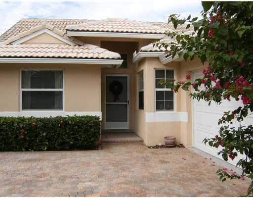 5260 Grande Palm Cir in Delray Beach, FL - Building Photo - Building Photo