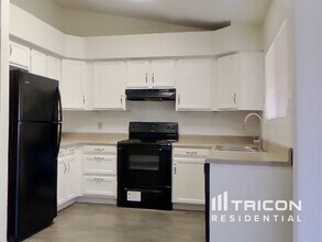 8921 W Echo Ln in Peoria, AZ - Building Photo - Building Photo