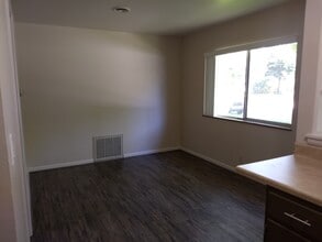 284 North Ave, Unit #2 in Mount Clemens, MI - Foto de edificio - Building Photo