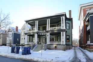 242 Bryant St in Buffalo, NY - Foto de edificio - Building Photo