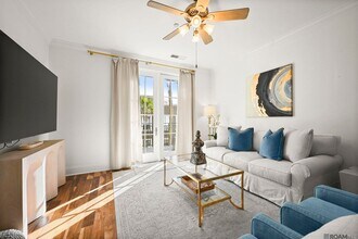 7707 Bluebonnet Blvd in Baton Rouge, LA - Building Photo - Building Photo