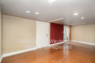 8040 16th Ave NE in Seattle, WA - Building Photo - Building Photo