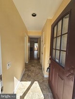 6579 Cypress Point Rd in Alexandria, VA - Building Photo