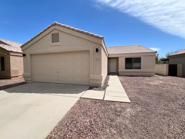property at 1373 W Desert Cloud Pl