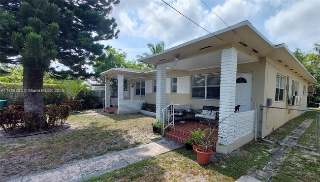 520 NW 97th St in Miami, FL - Building Photo - Building Photo