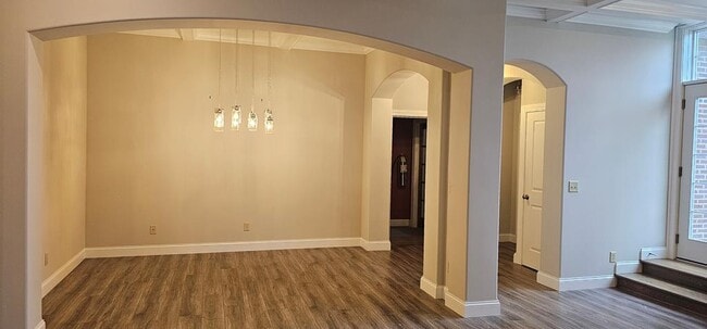 property at 406 E 8th St