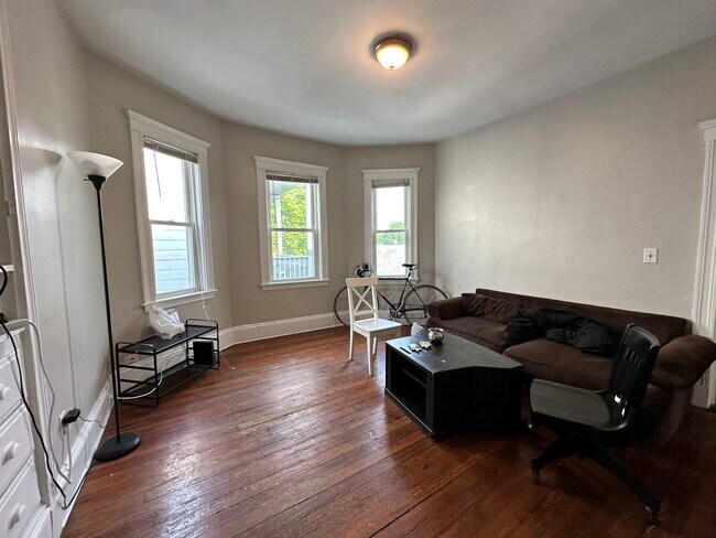 348 Faneuil St, Unit 3