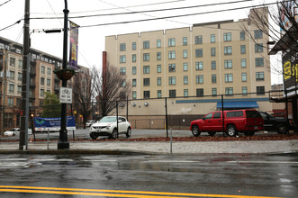 Auburn Apartments in Atlanta, GA - Foto de edificio - Building Photo