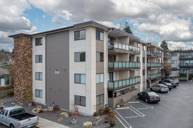 The Camelot Condominiums in Edmonds, WA - Building Photo - Building Photo