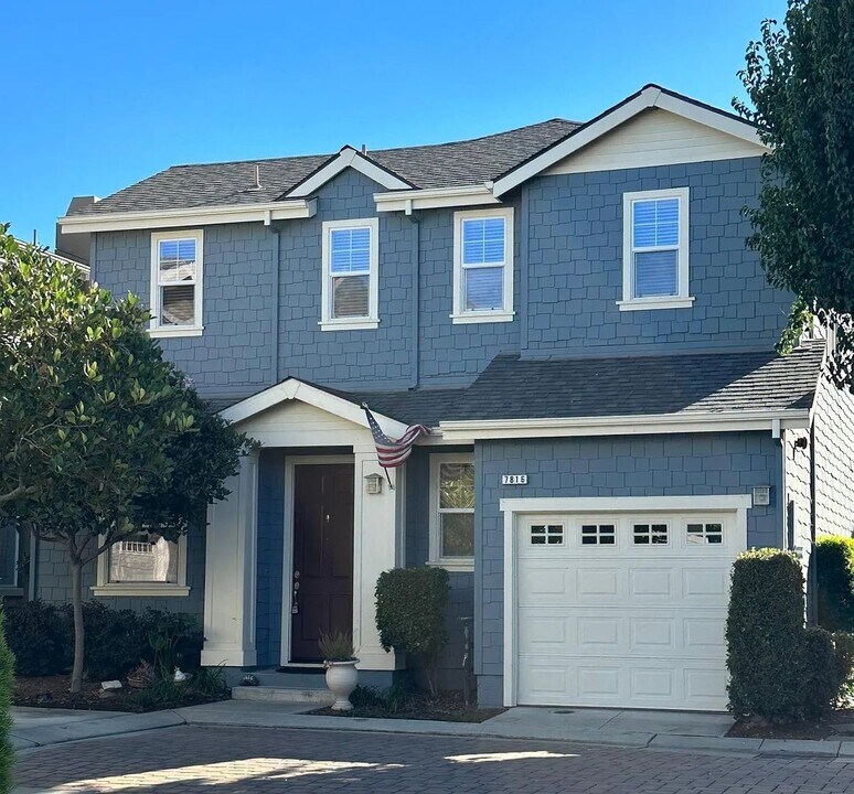 7816 Dickens Way in Gilroy, CA - Building Photo