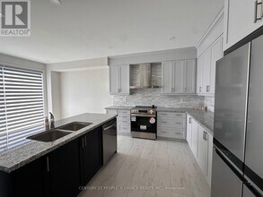 82 Sun Vly Ave in Wasaga Beach, ON - Building Photo - Building Photo