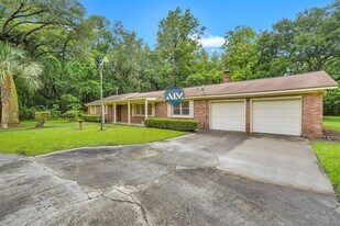 1699 S Okatie Hwy in Hardeeville, SC - Building Photo