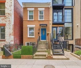 1315 Pennsylvania Ave. SE in Washington, DC - Foto de edificio - Building Photo