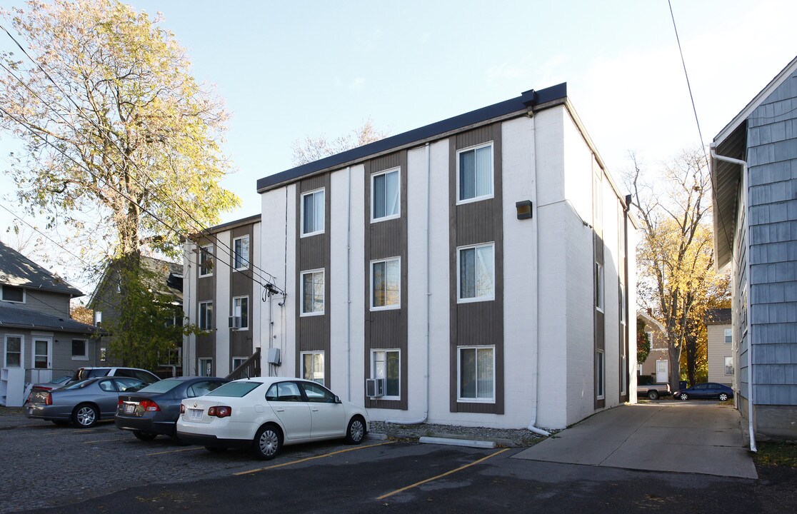 908 Sybil St in Ann Arbor, MI - Building Photo