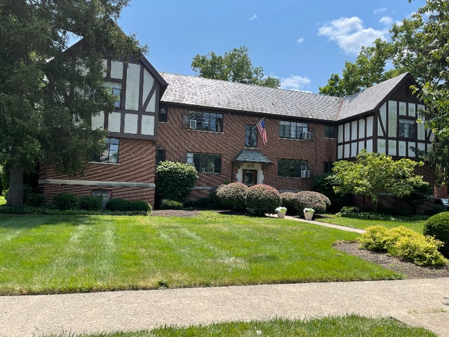 6807 Wooster Pike