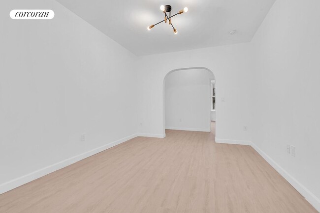 60-69-69 68th Rd in Queens, NY - Building Photo - Building Photo