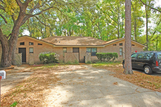 8380-8384 Carl Dean St in Pensacola, FL - Building Photo - Building Photo