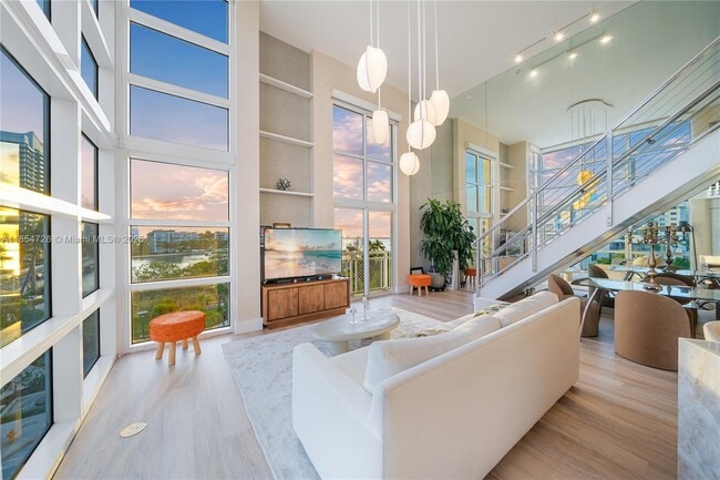 1701 Sunset Harbour Dr in Miami Beach, FL - Building Photo - Building Photo