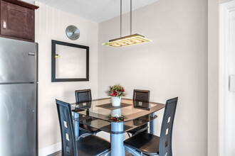 22 SE 3rd Ter, Unit # 37 in Dania Beach, FL - Foto de edificio - Building Photo