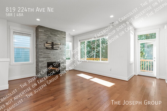 819 224th Ave NE in Sammamish, WA - Building Photo - Building Photo