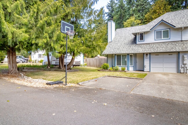 property at 5823 186th Ave Ct E