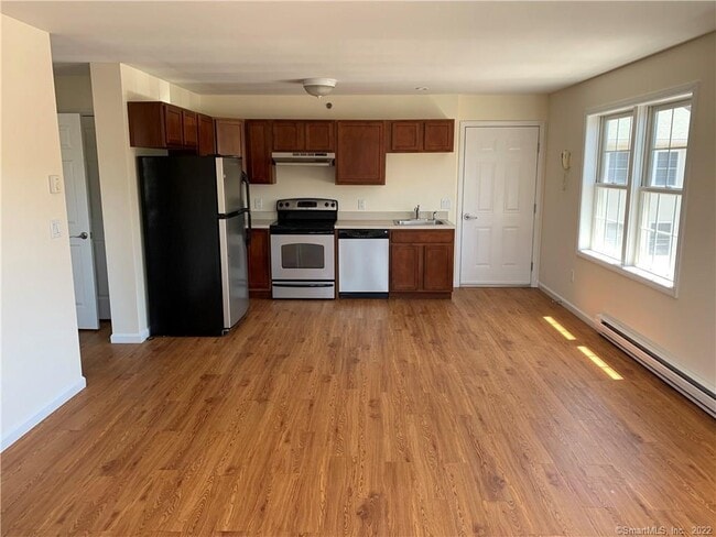 7 New St in Danbury, CT - Building Photo - Building Photo